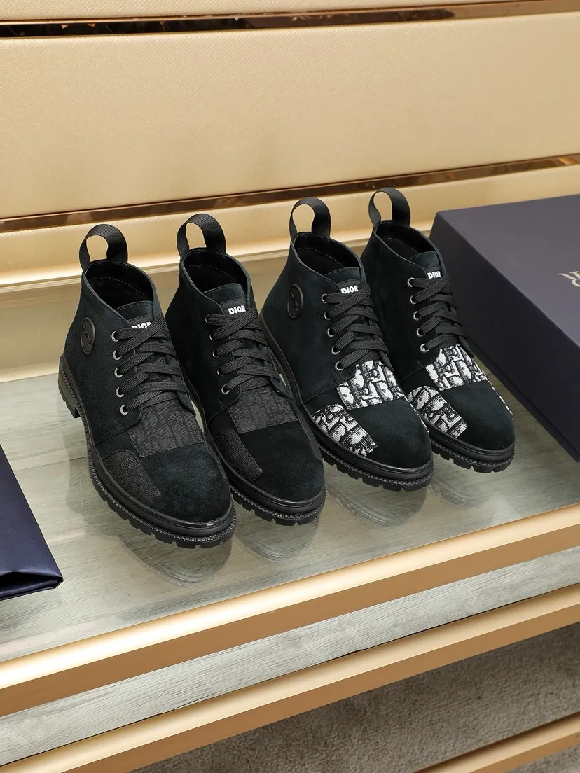 Factory P460 men's shoes💰【Dior】Dior✨ is online simultaneously👏 This casual sports shoe is a new product in the series and continues Di*r's classic style. The upper is made of original first-layer cowhide, paired with a textured outsole, and the brand's iconic details are on the side openings to enhance the style. Fashionable and versatile. Create a casual look. Size: 38-44 (45 customized)
